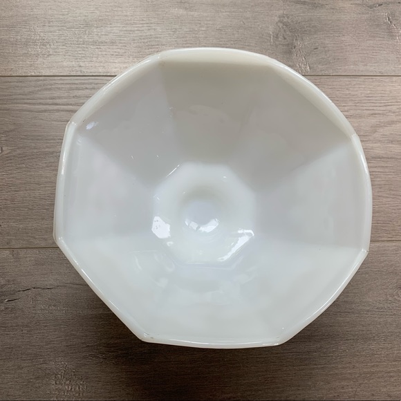 Vintage milk glass bowl - Picture 4 of 6